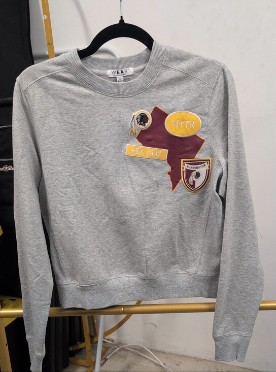 Wear By Erin Andrews Tops - Women's Washington Redskins Gray Crewneck Sweatshirt Size Small NWT